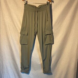 Shinestar Green Cargo Pants with Elastic Cuffs and Drawstring Waist. Size M